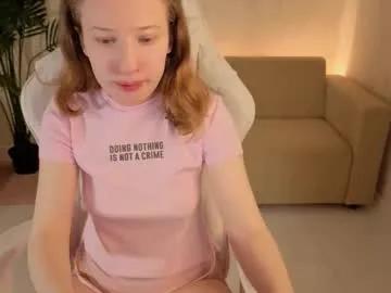 bella_keyt — GOAL: shake ass [0 tokens remaining] I'm new here, can you help me? #18 #smalltits #daddysgirl #skinny #cute