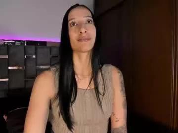 Freechat caroline_m8 on Chaturbate