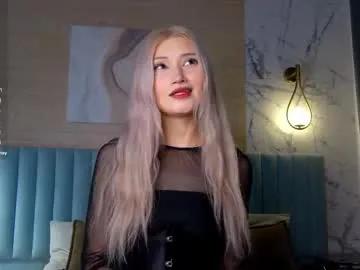 Freechat carolreeves on Chaturbate