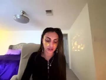 Freechat ella_ella_ella_ay on Chaturbate