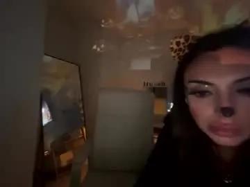 Freechat ella_ella_ella_ay on Chaturbate
