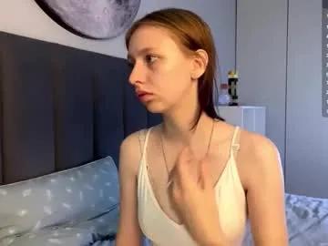 Freechat ellie_hollow on Chaturbate