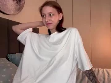 Freechat ellie_hollow on Chaturbate