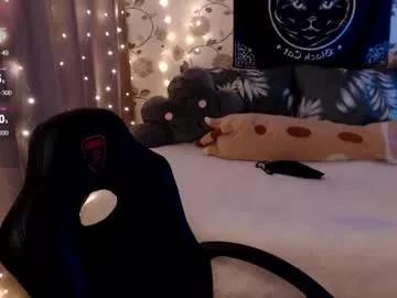 Freechat elovinora on Chaturbate