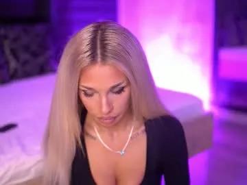 Freechat ivyrowa on Chaturbate