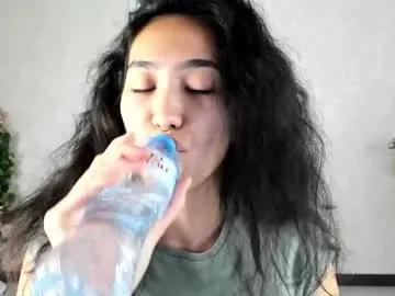 Freechat kira_lilian on Chaturbate