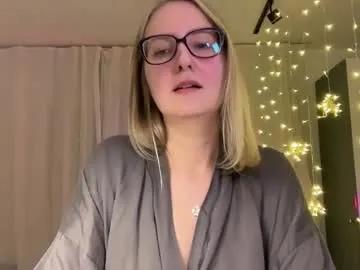 Freechat kirafatex on Chaturbate
