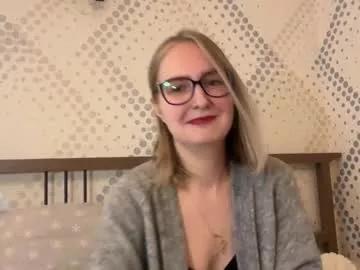 Freechat kirafatex on Chaturbate