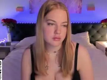 Freechat kittyy_cuttie on Chaturbate