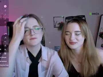 Freechat liana_kisses on Chaturbate