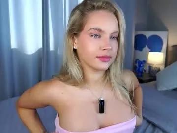 Freechat lipswithsmileonthem on Chaturbate