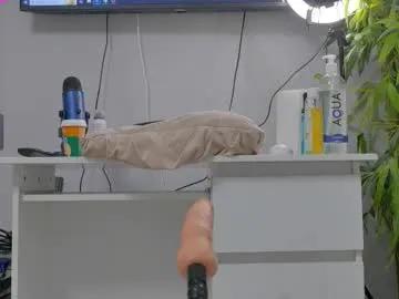 Freechat luckystrikee_ on Chaturbate