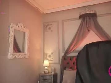 Freechat maggietime on Chaturbate