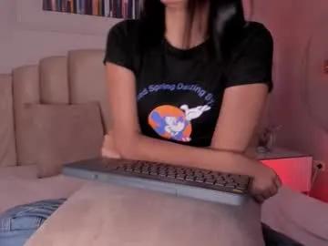 Freechat mia_kisses2 on Chaturbate