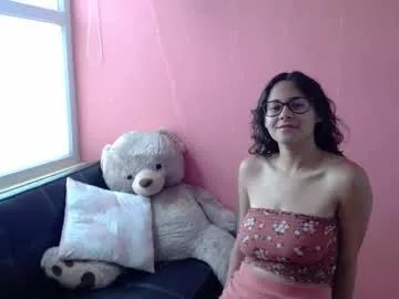 Freechat mora_haze on Chaturbate