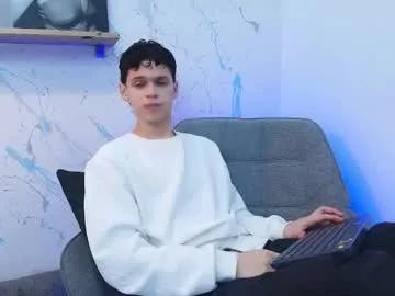 Freechat mykelcano on Chaturbate