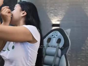 Freechat nicollbashel on Chaturbate