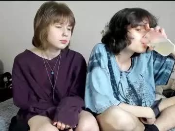 Away sis_n_alice on Chaturbate