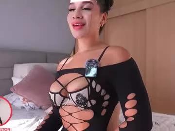 Freechat sophie_belton on Chaturbate