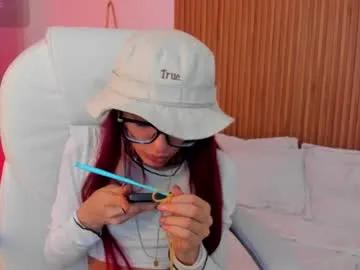 Away sophiecherry_ on Chaturbate