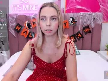 Freechat tessaadorable on Chaturbate