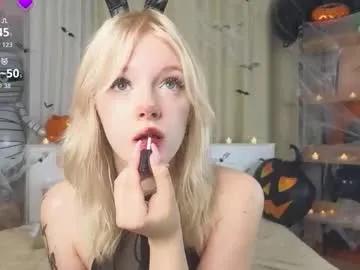 Freechat wilonebute on Chaturbate