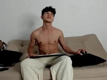 Group yizus_bonz on Chaturbate