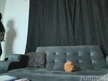 Freechat yungelitamor_ on Chaturbate