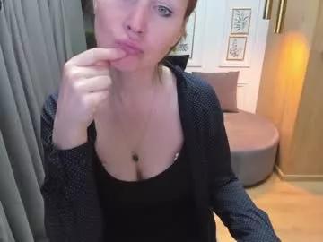 Away zoeeast on Chaturbate