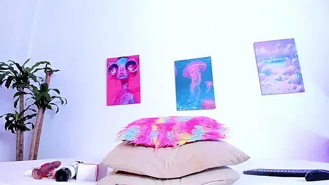 alana_111 on StripChat 