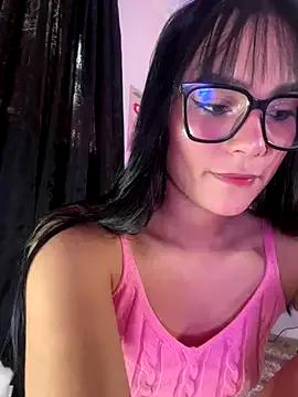 Freechat AlannaDollx on StripChat