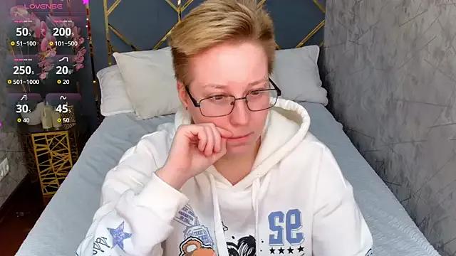 Freechat AlexandraGreen on StripChat