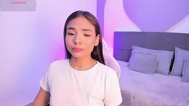 Freechat amira_cute2 on StripChat