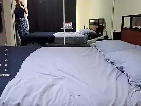 Freechat AussieKittyPurr on StripChat