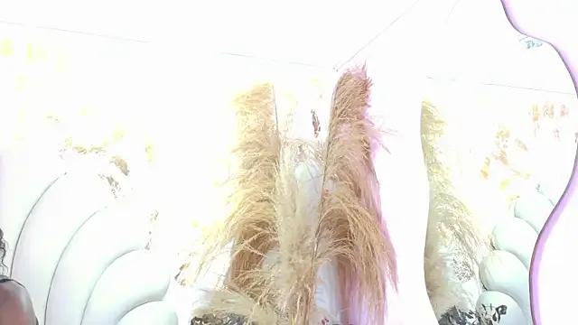 Freechat bonieklent on StripChat