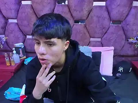 Freechat Bruno_Cruzz on StripChat