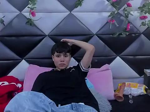 Freechat Bruno_Cruzz on StripChat