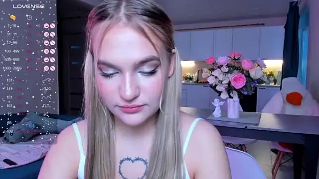 Freechat CarolineLovers on StripChat