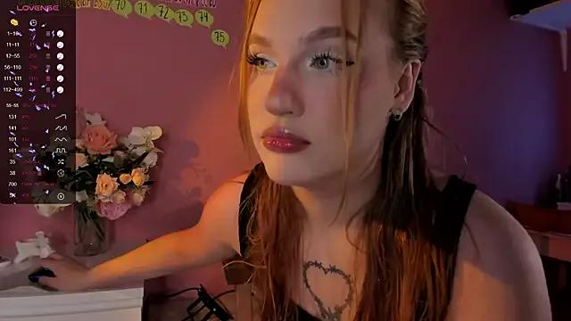 Freechat CarolineLovers on StripChat