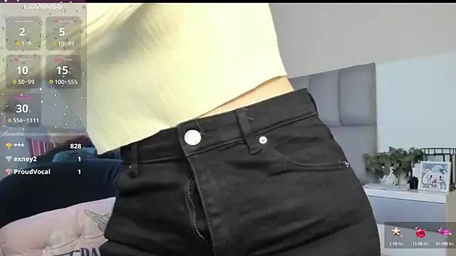 Freechat Charlotte7-7 on StripChat