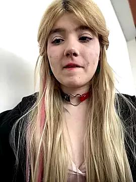 Freechat Cherry___Blossom on StripChat