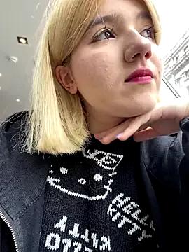 Freechat Cherry___Blossom on StripChat