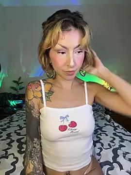 Freechat Cinamoonn on StripChat