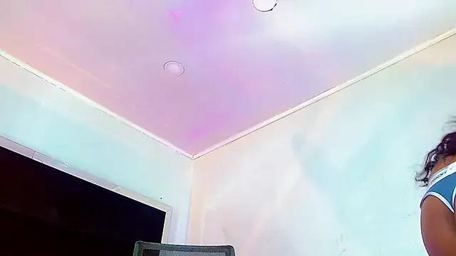 Freechat CoralineSweett on StripChat