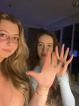 Freechat curvyflawless on StripChat