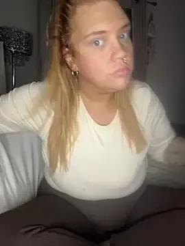 StripChat CurvyGirlMyla is Freechat CurvyGirlMyla — DEEPTHROAT & 3 MINUTE CONTROL