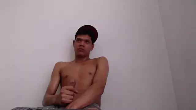 Freechat daniel_traviexxxo on StripChat