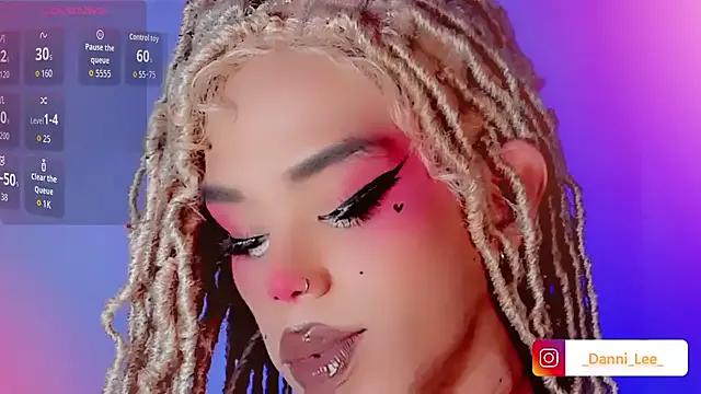 Freechat DanniLee_ on StripChat