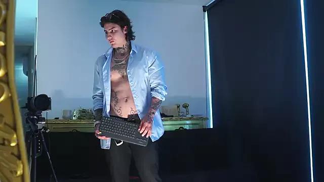 Freechat dantecoppolaa_ on StripChat