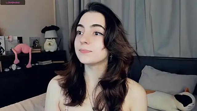 StripChat DracosMoon is Freechat DracosMoon — should I take off my shorts?